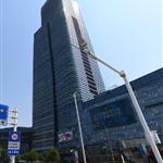 江苏南通圆融广场屋面固定式伸缩臂擦窗机